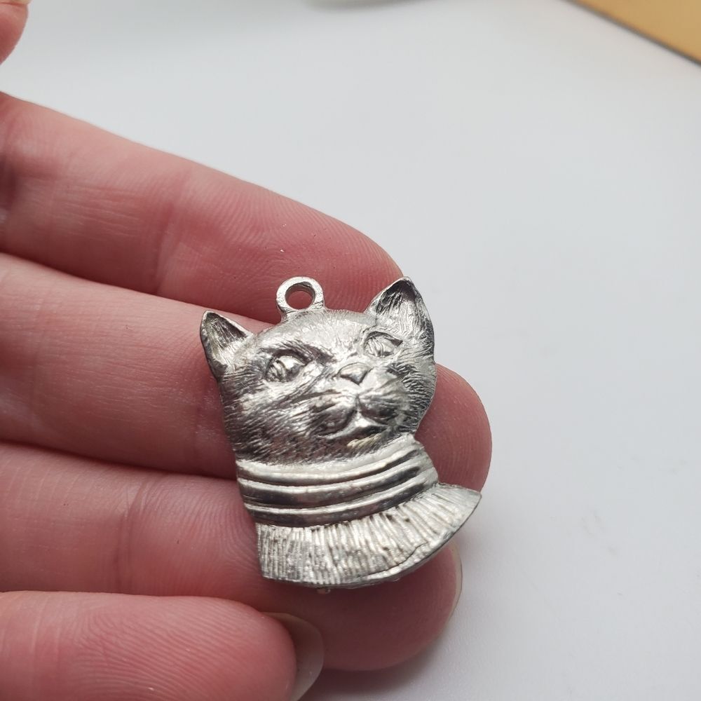 Wise kitty cat necklace‎ pendant